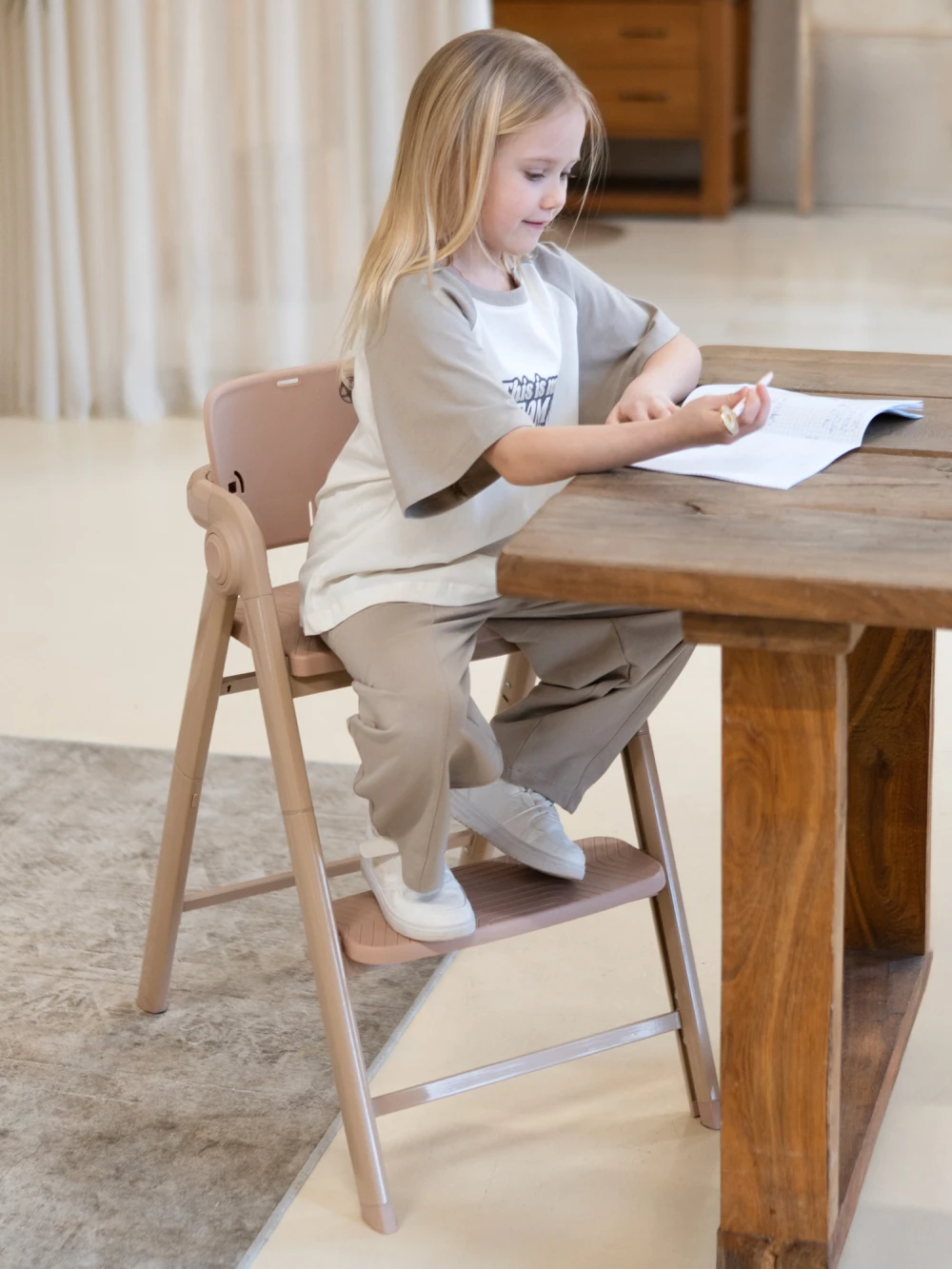 Стул для кормления Amarobaby Easy Grow коричневый